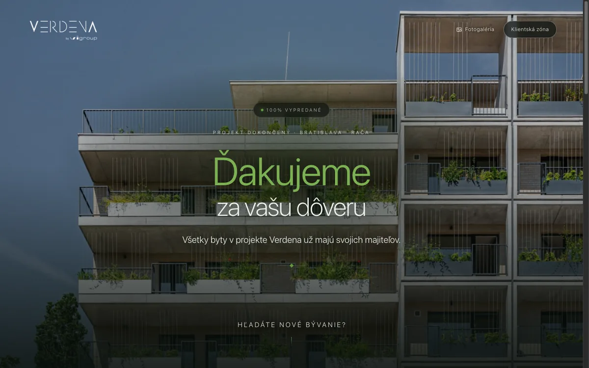 Realitný web Verdena.sk: úvodná stránka dokončeného projektu s fotografiou bytového domu a odkazom na klientsku zónu